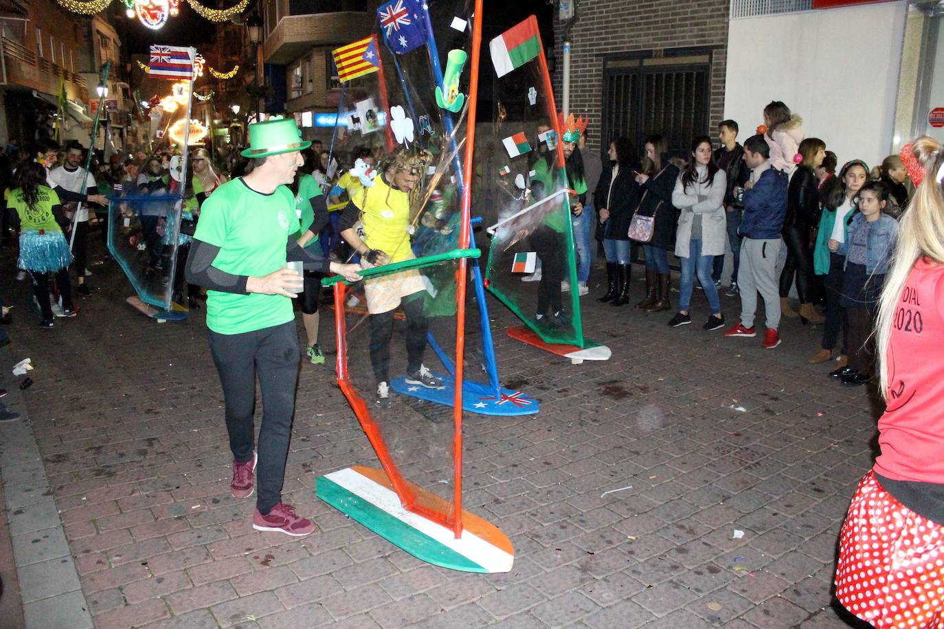 Fotos: Pasacalles carnavalero