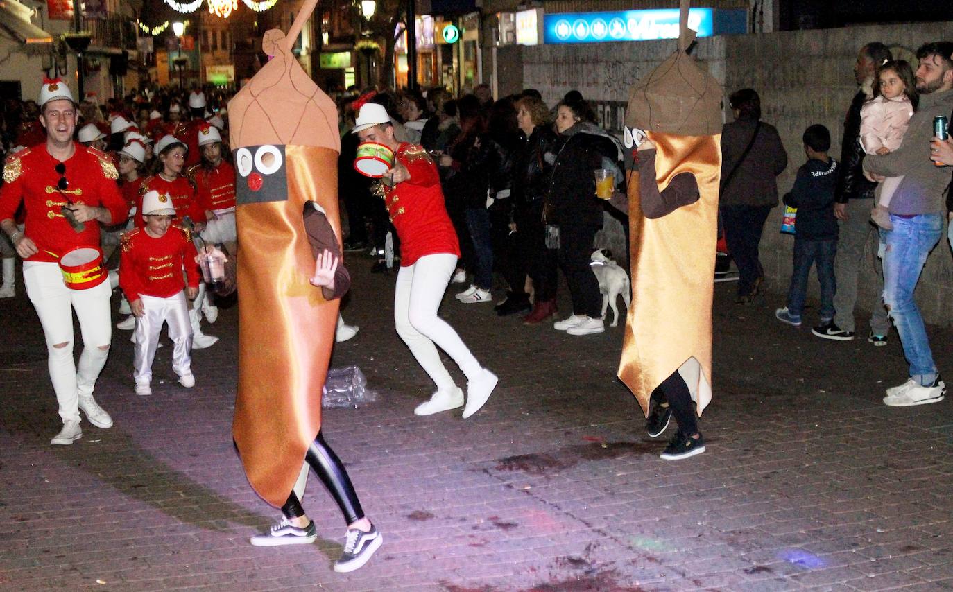 Fotos: Pasacalles carnavalero