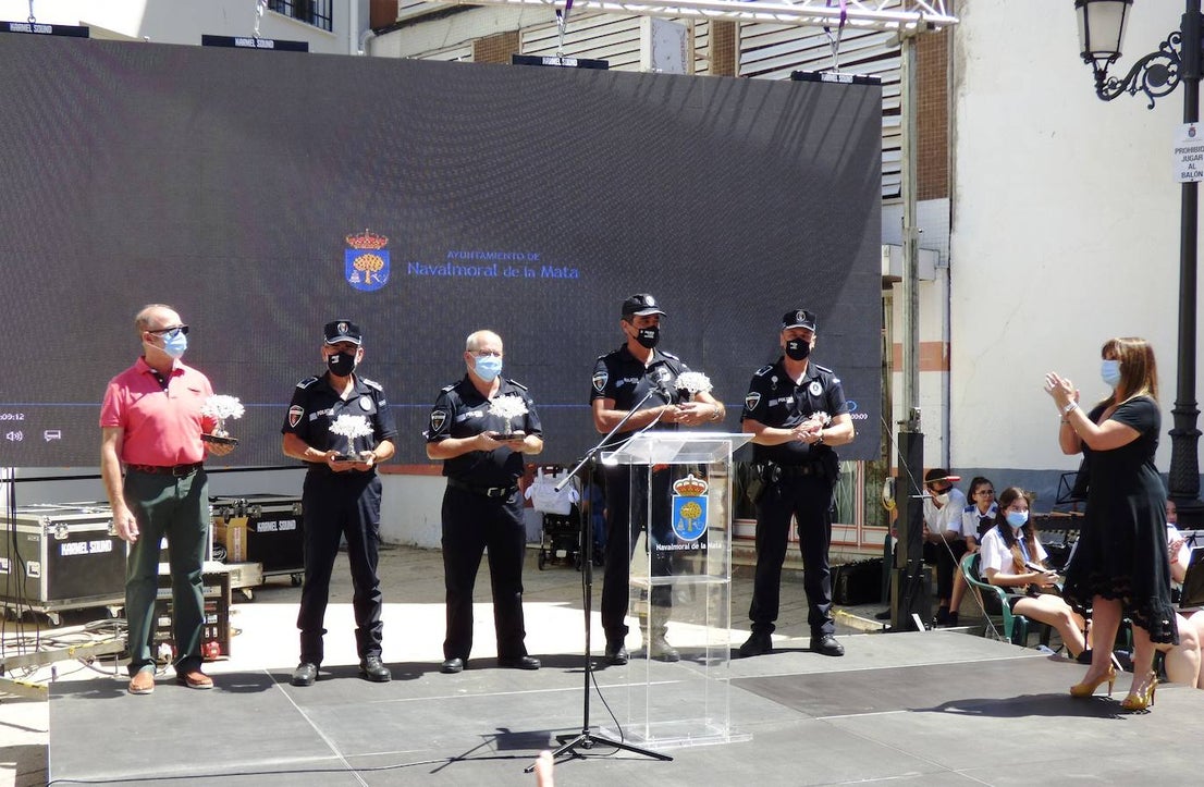 Fotos: Homenaje en la plaza de España