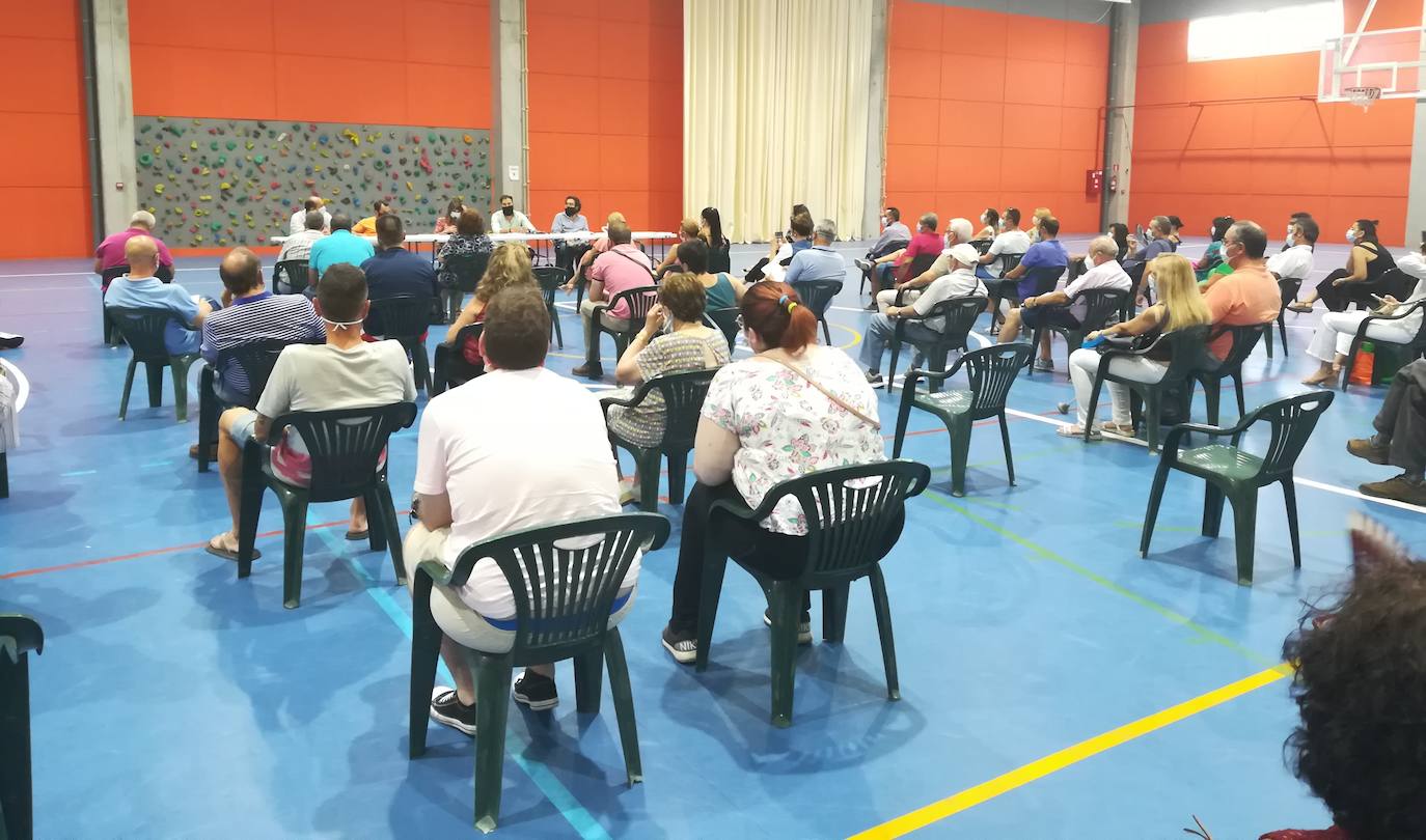 A la reunión han asistido alrededor de 70 personas 