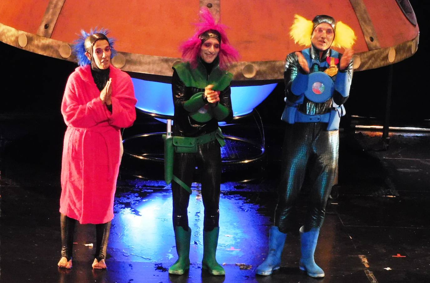 Fotos: Los Asaco estrenan 'Crash, un planeta emocionante'