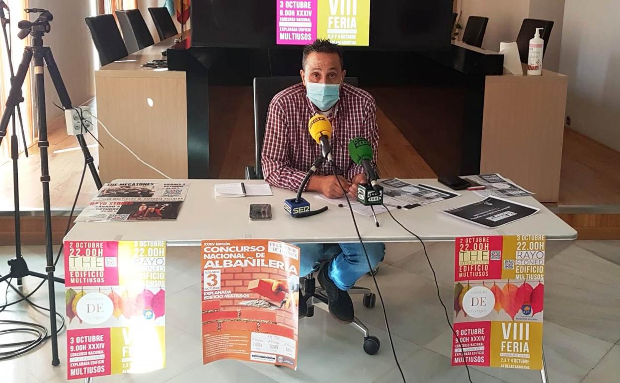 Vizcaíno en la presentación de los actos 
