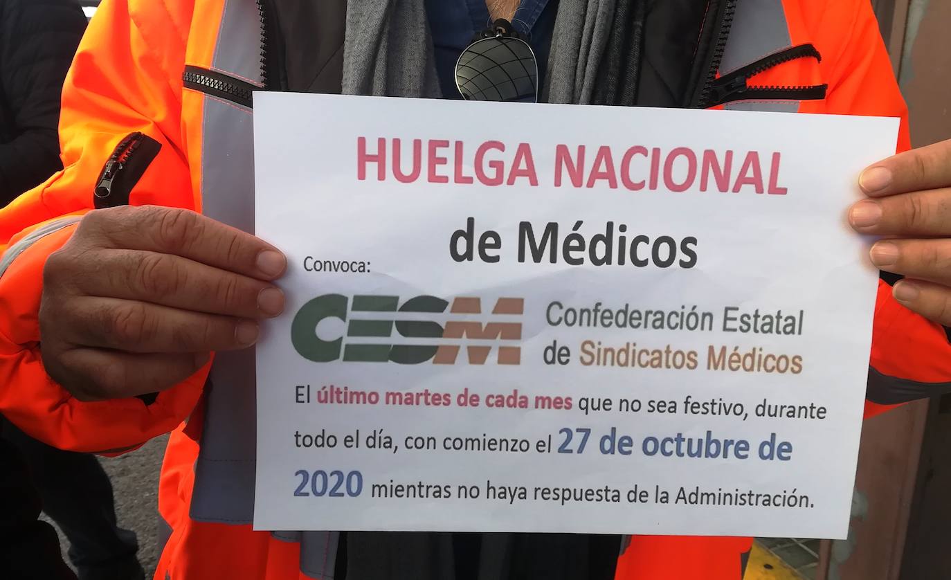 Fotos: El consejero de Sanidad visita el hospital