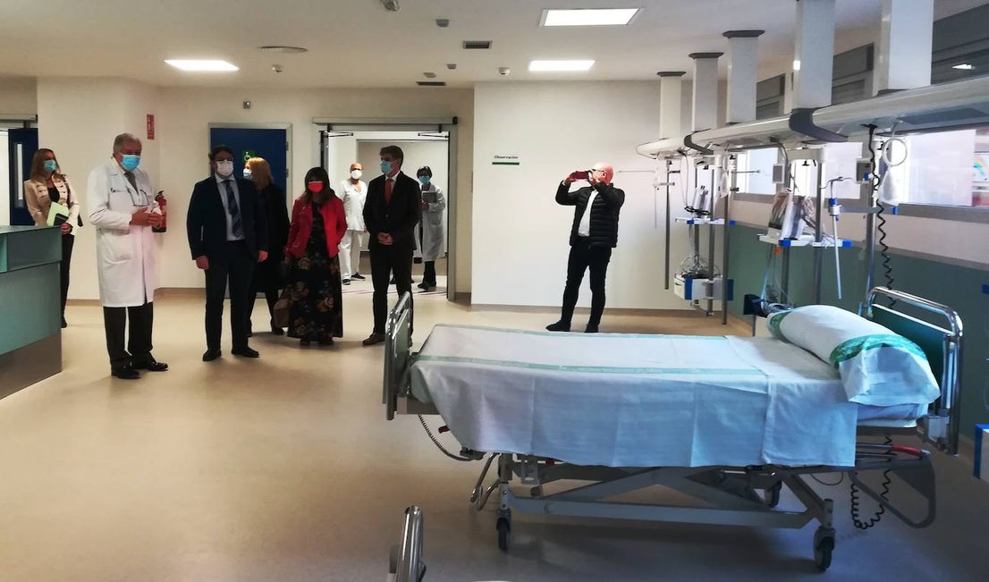 Fotos: El consejero de Sanidad visita el hospital