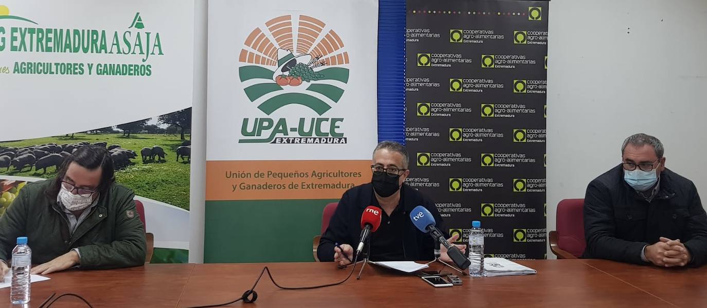 Representantes de las organizaciones agrarias al anunciar las movilizaciones 