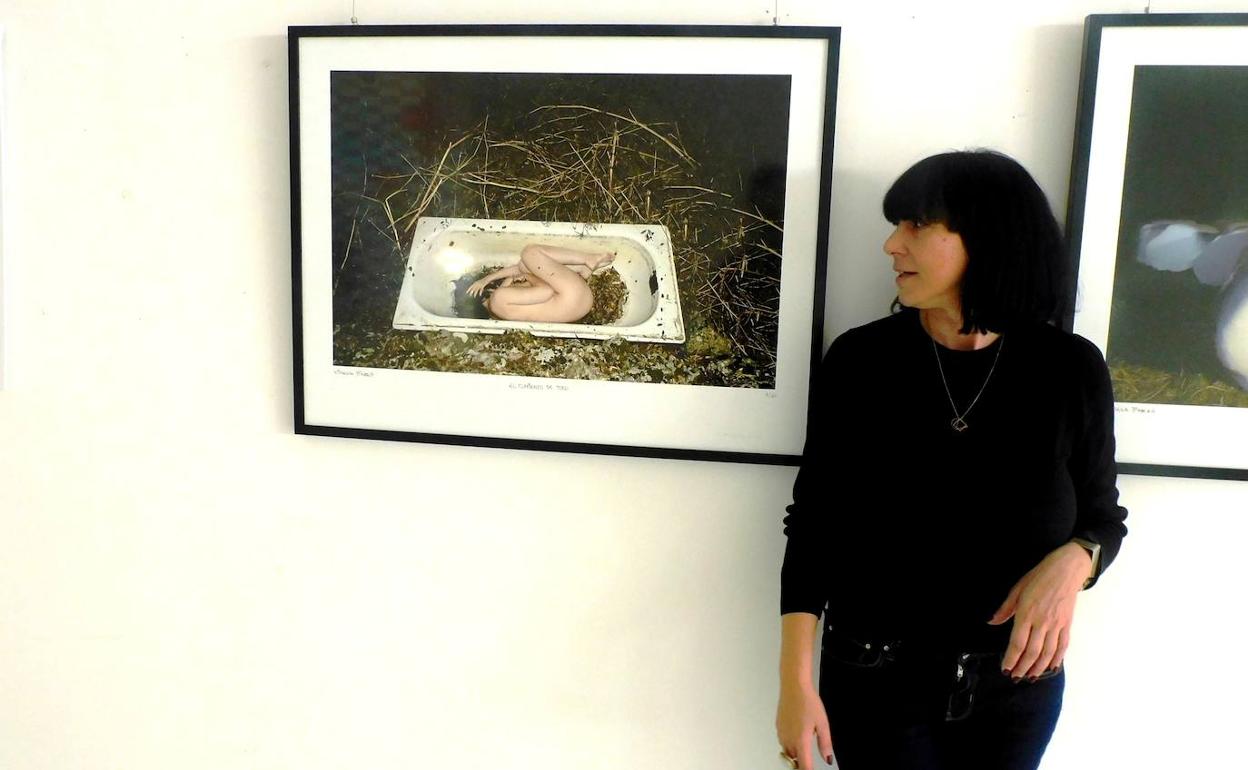 Ximena Bares inicia en La Gota la exposición 'El comienzo de todo'