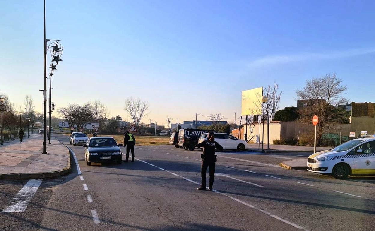 La Policía Local pone 40 denuncias por infracciones de tráfico en las últimas semanas