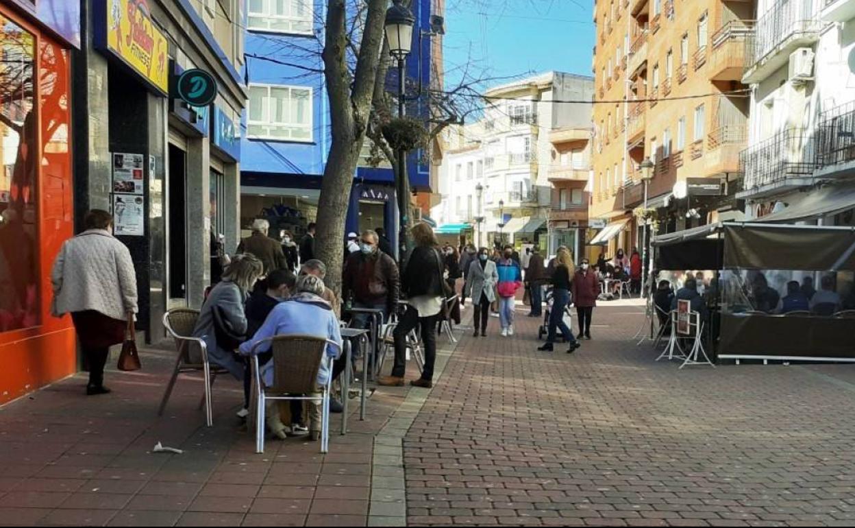 Zona peatonal de la calle Antonio Concha, en Navalmoral. HOY