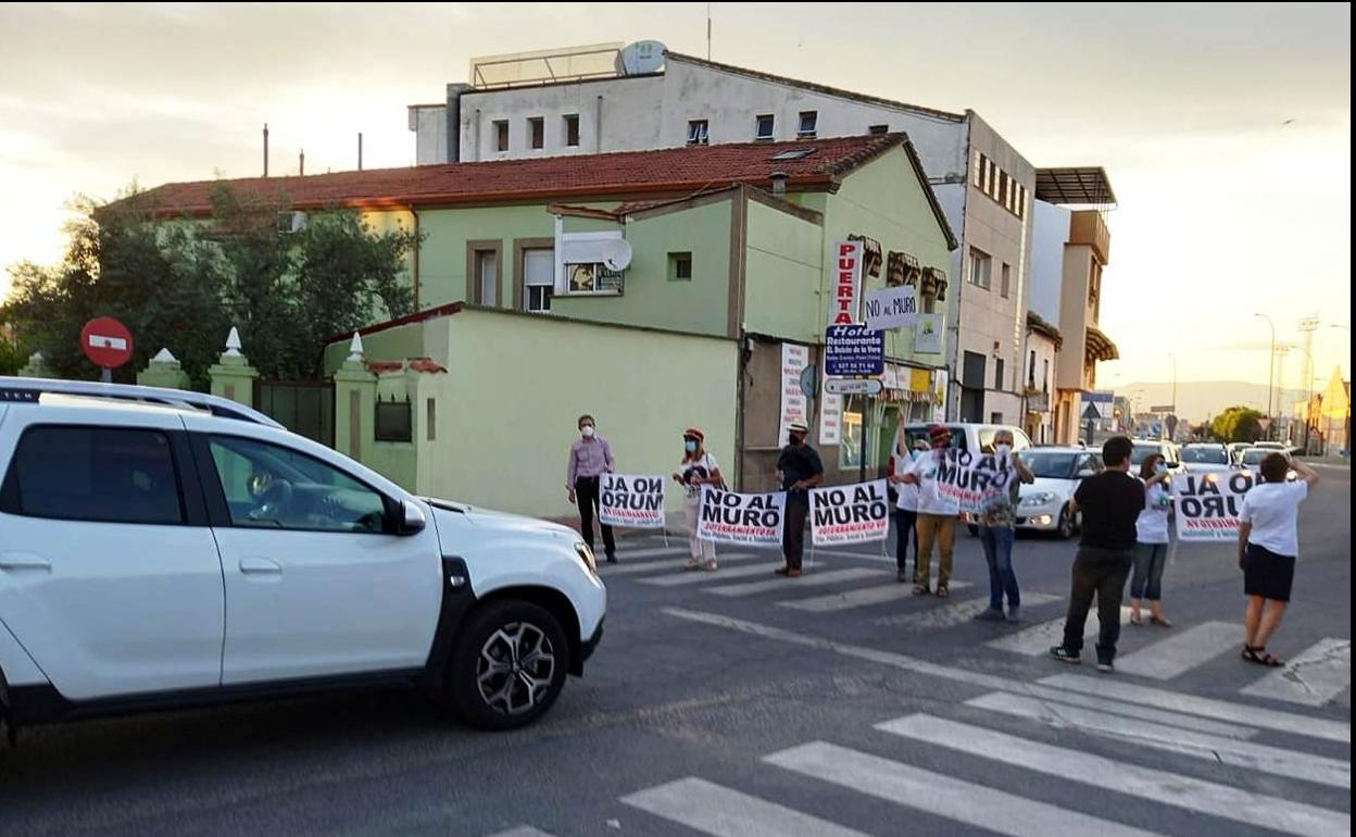 Corte junto al paso a nivel de Pablo Luengo 
