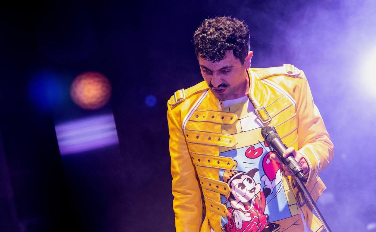«Tengo que ser lo más fiel posible, porque Freddie Mercury sigue siendo un icono», dice Andrés Lázaro