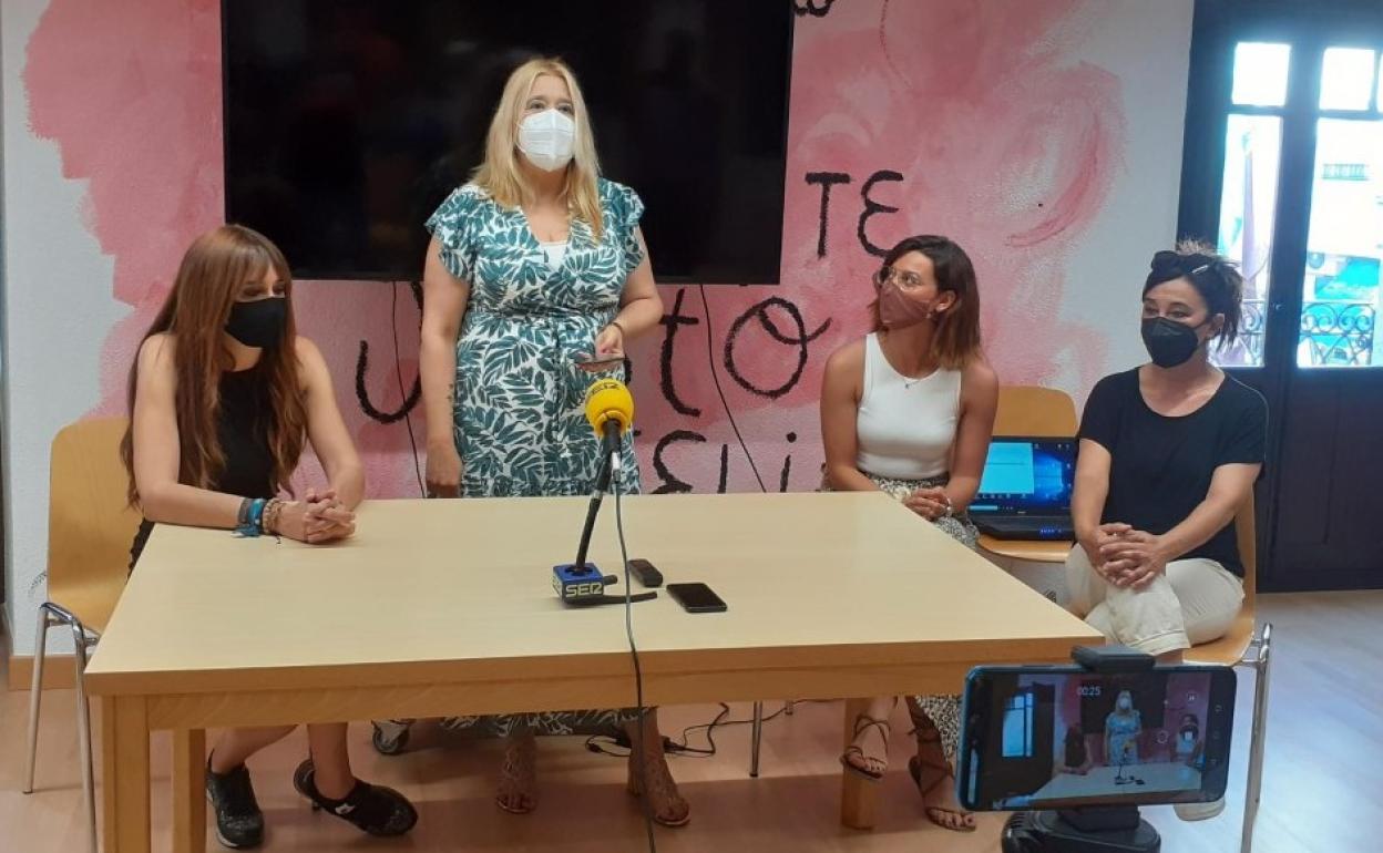 Yolanda Román y Clara Alvarado se unen para promocionar Navalmoral