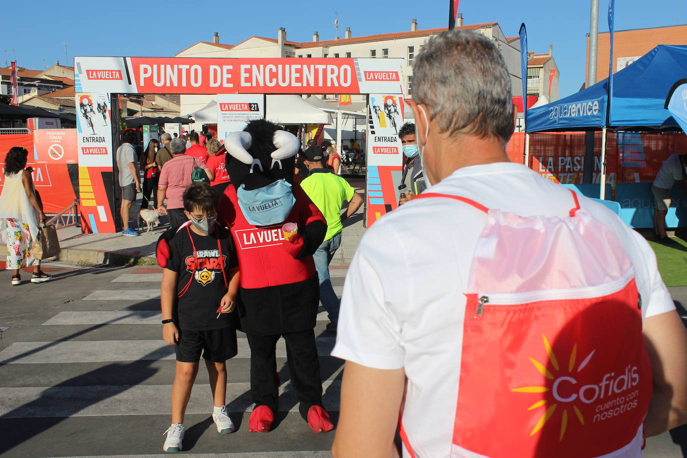 Fotos: Jornada histórica para el deporte moralo: sale una etapa de la Vuelta Ciclista