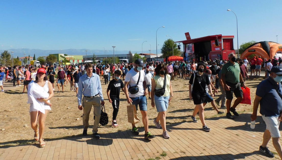 Fotos: Jornada histórica para el deporte moralo: sale una etapa de la Vuelta Ciclista