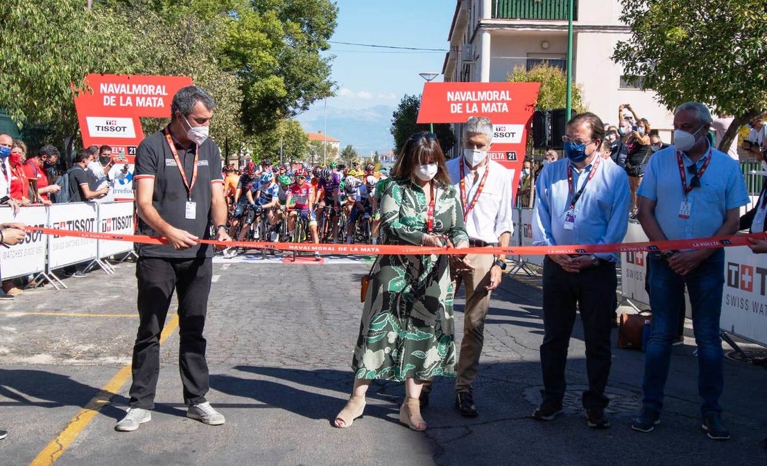 Fotos: Jornada histórica para el deporte moralo: sale una etapa de la Vuelta Ciclista