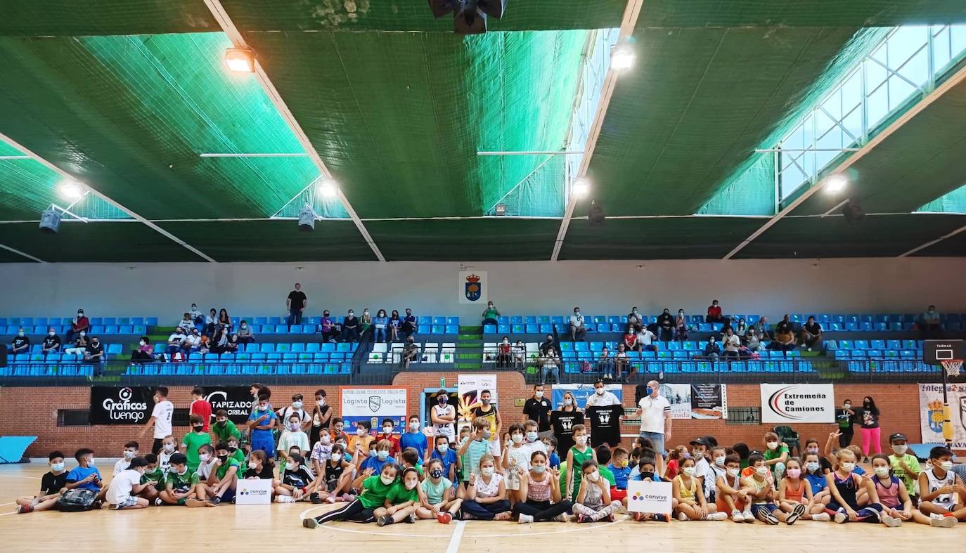 Participantes en el torneo de baloncesto 