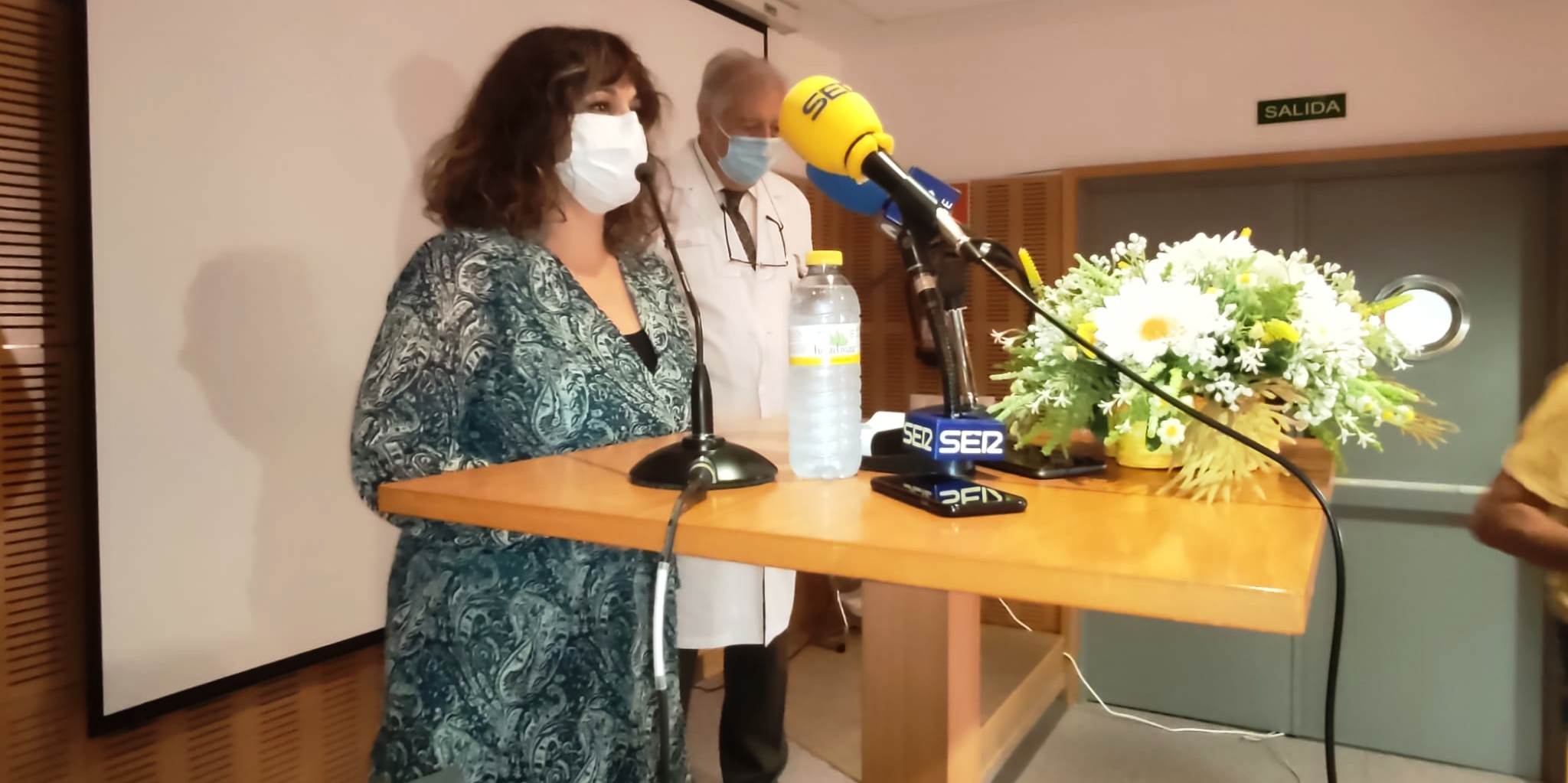 La alcaldesa en el acto celebrado en el hospital 