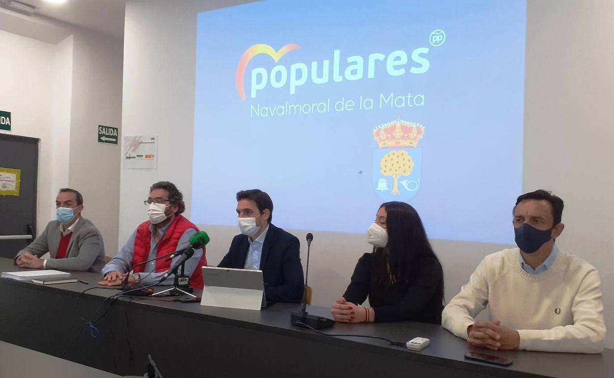 Comparecencia de los representantes populares de Talavera y Navalmoral en La Inmaculada 