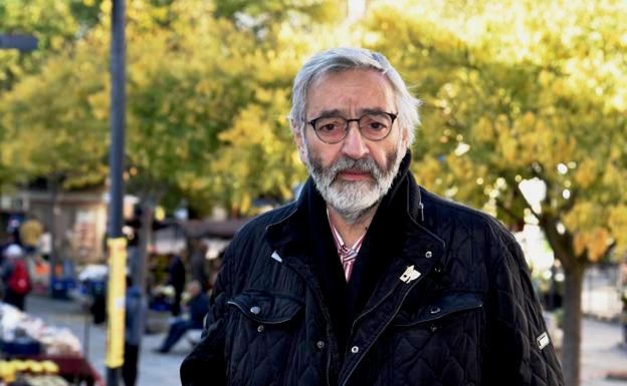 Juan Carlos López en la Plaza Mayor de Plasencia 
