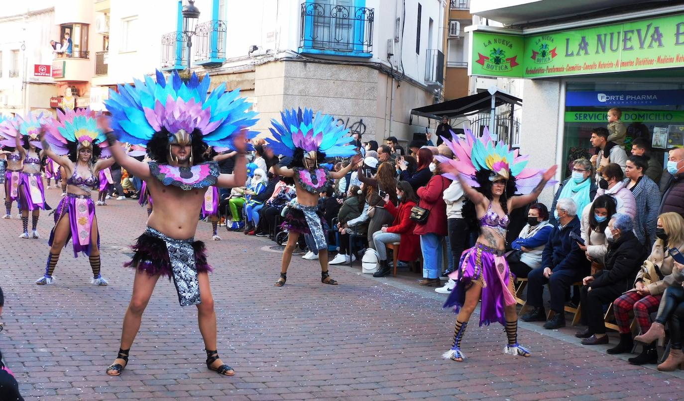 Fotos: Primer desfile de carrozas y comparsas