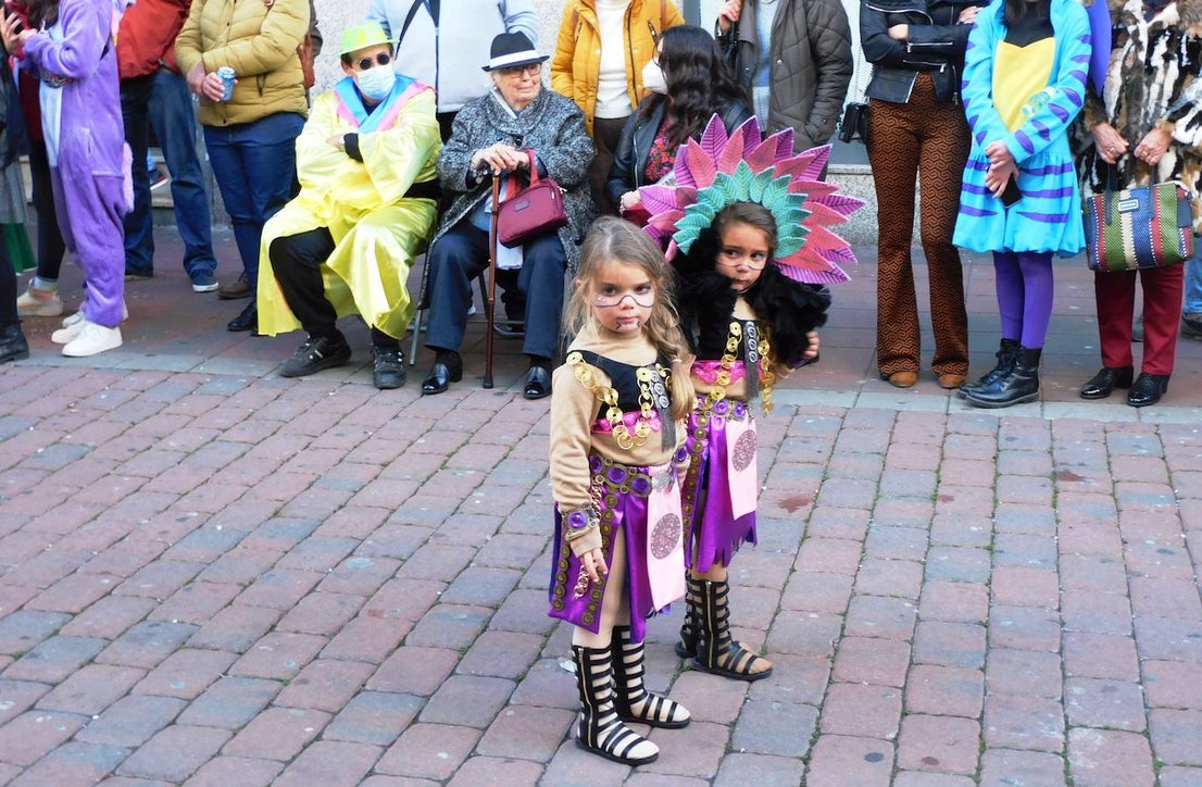 Fotos: Primer desfile de carrozas y comparsas