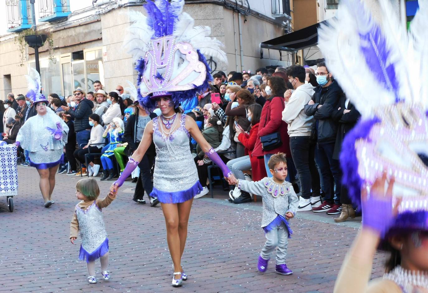 Fotos: Primer desfile de carrozas y comparsas