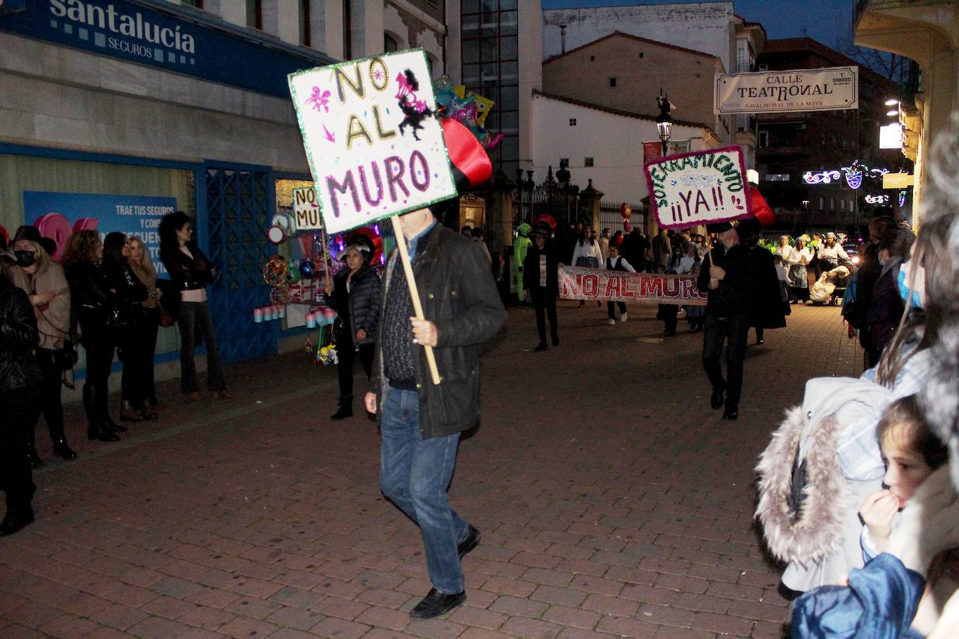 Fotos: Multitudinario pasacalles carnavalero