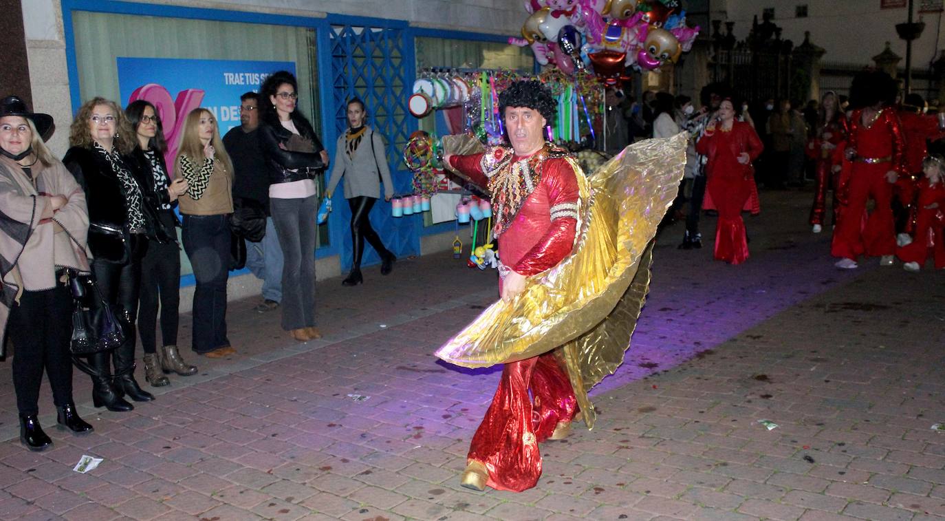 Fotos: Multitudinario pasacalles carnavalero