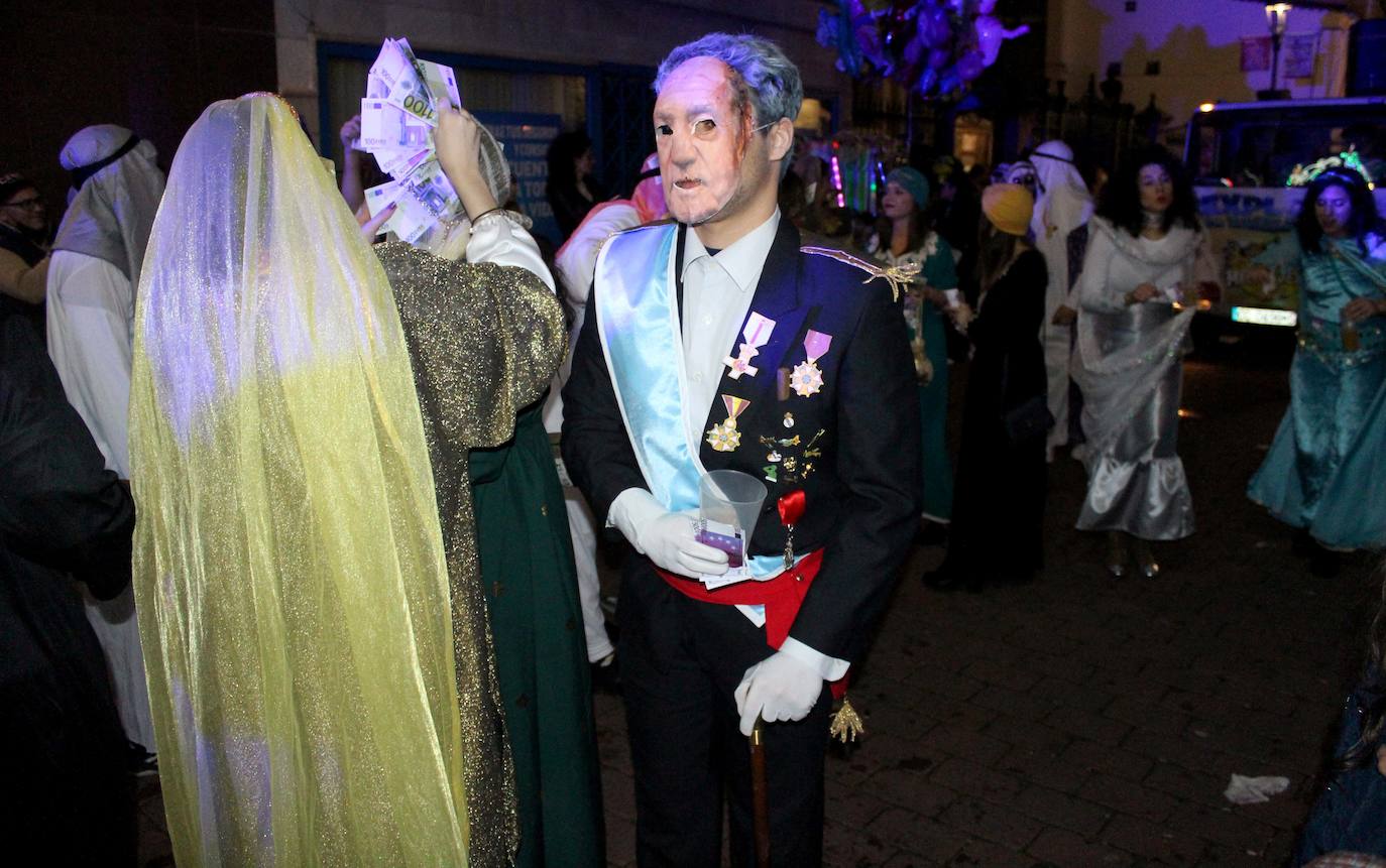 Fotos: Multitudinario pasacalles carnavalero