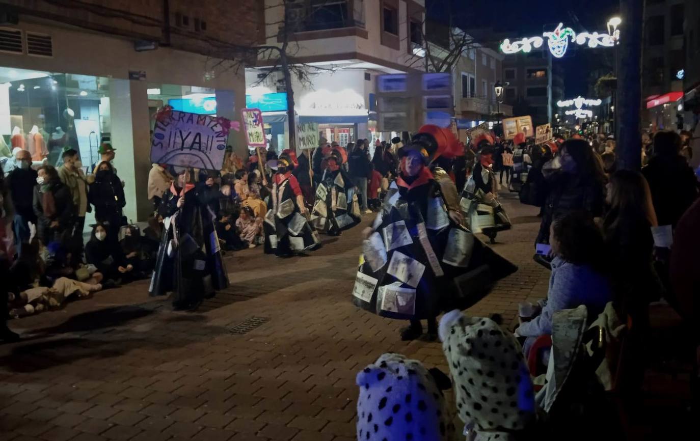 Fotos: Multitudinario pasacalles carnavalero