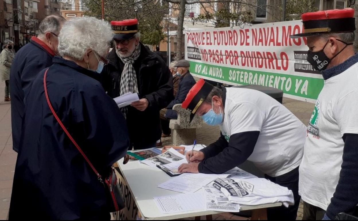 Recogida de alegaciones en el Jardincillo 
