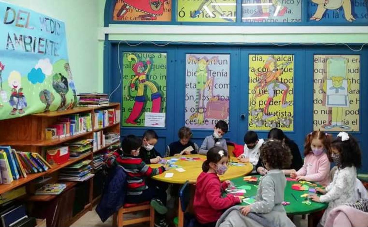 Actividades en la biblioteca infantil de la Fundación 