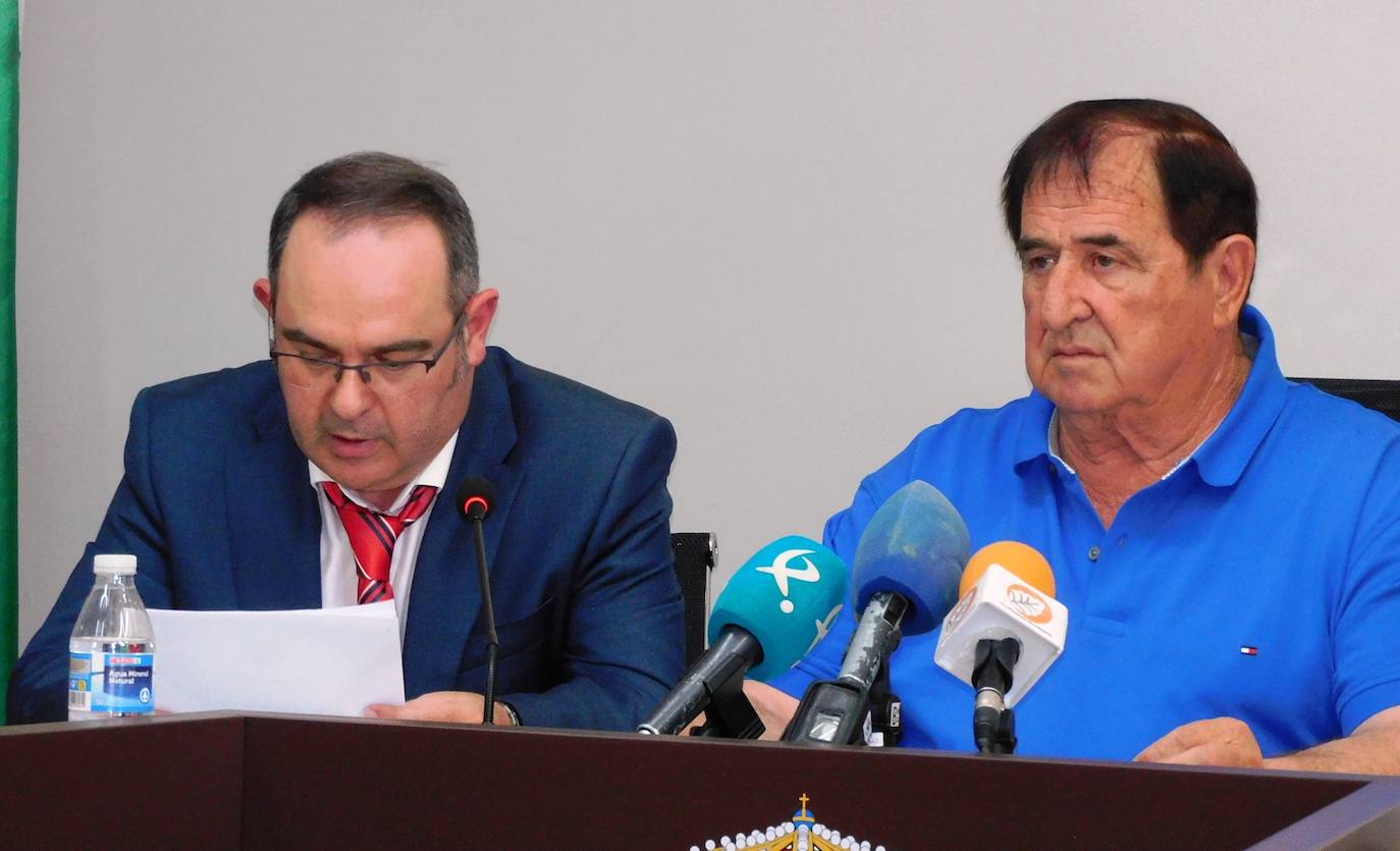 Fotos: Relevo en la alcaldía de Saucedilla