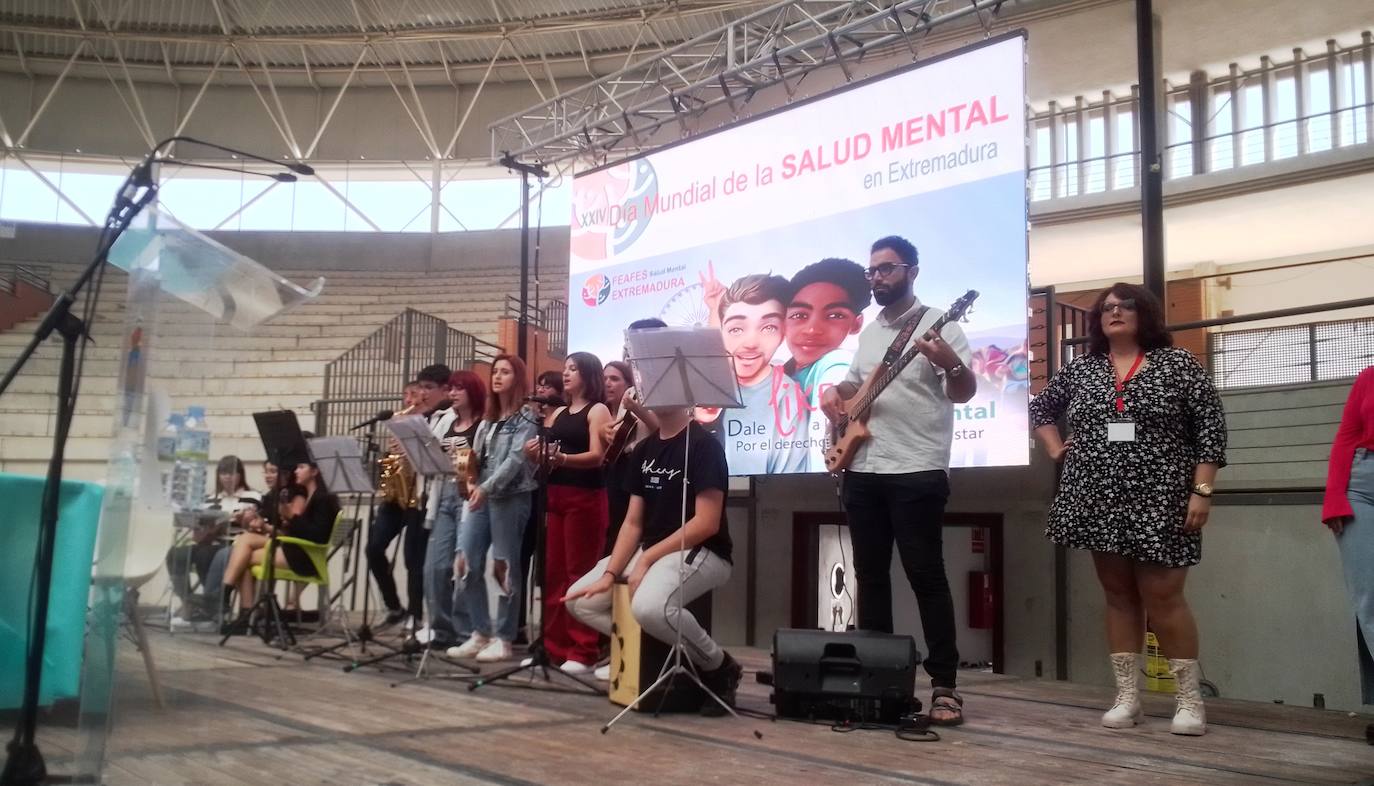 Fotos: Navalmoral celebra el Día Mundial de la Salud Mental