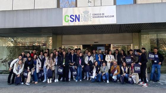 Estudiantes de los institutos Augustóbriga y Zurbarán visitan el Consejo de Seguridad Nuclear