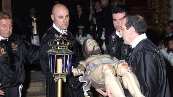 El Descendimiento, momento central de la Semana Santa de Peraleda de la Mata