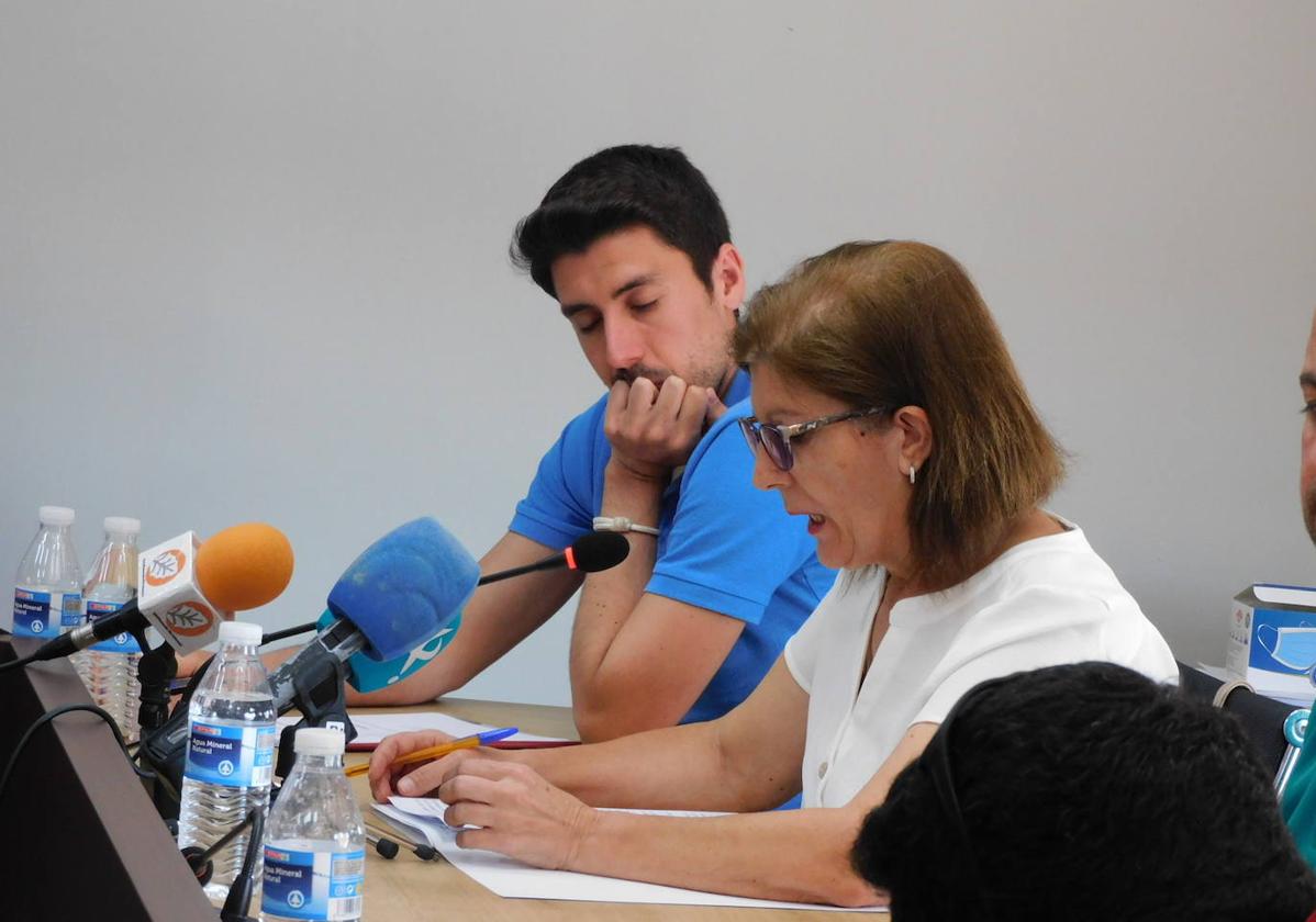 Paloma López denuncia que el alcalde de Saucedilla «torpedea» su labor como diputada provincial