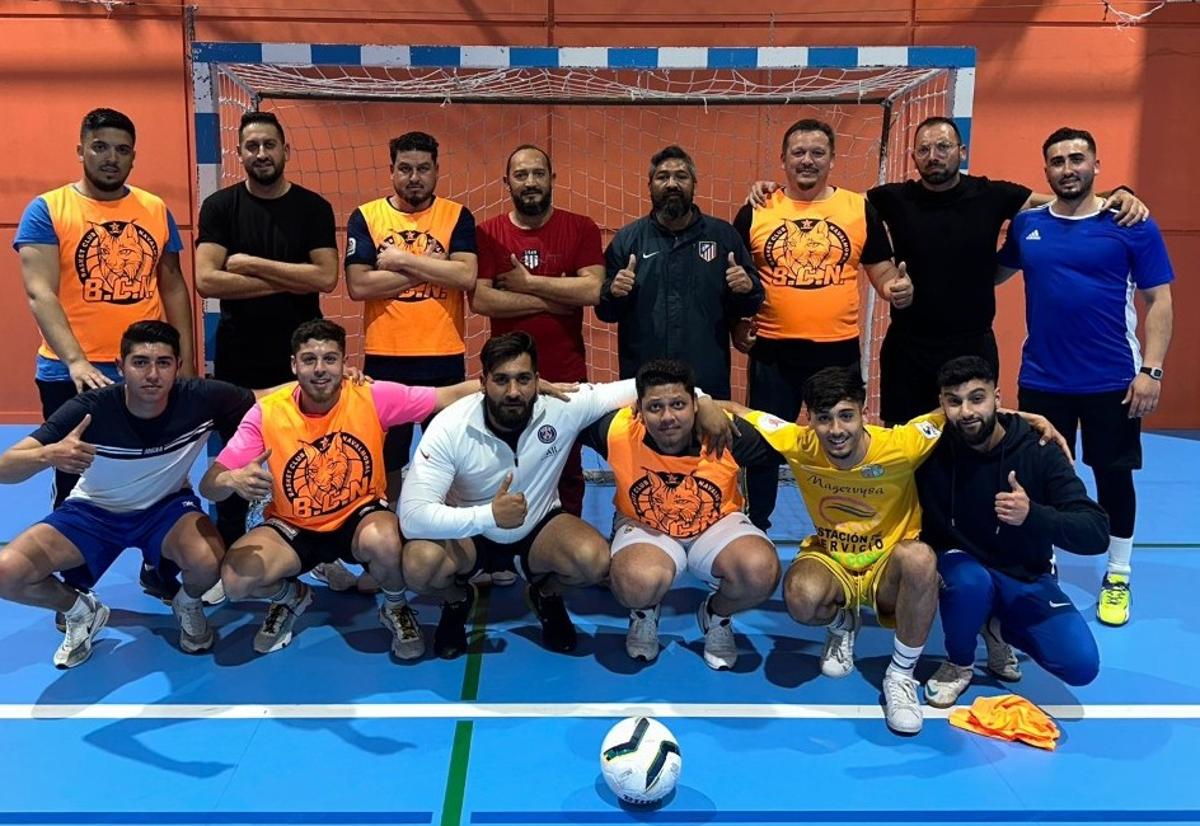 Fútbol-sala entre gitanos y agentes de la Guardia Civil por el 8 de Abril