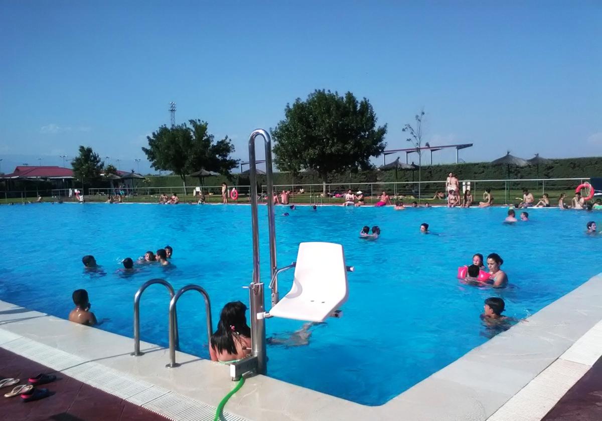 Piscina municipal en una temporada anterior