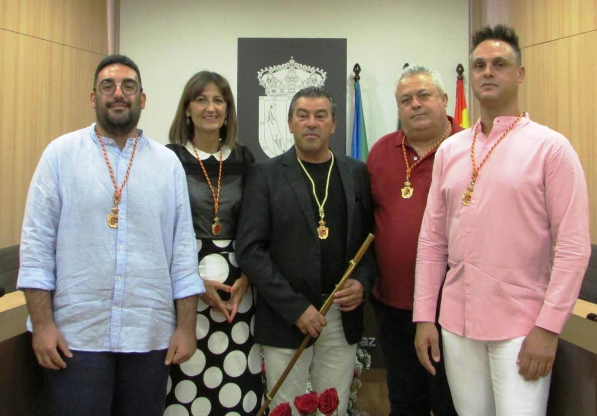 Juan Antonio Díaz Agraz tras la toma de posesión, con la mayor parte de su equipo