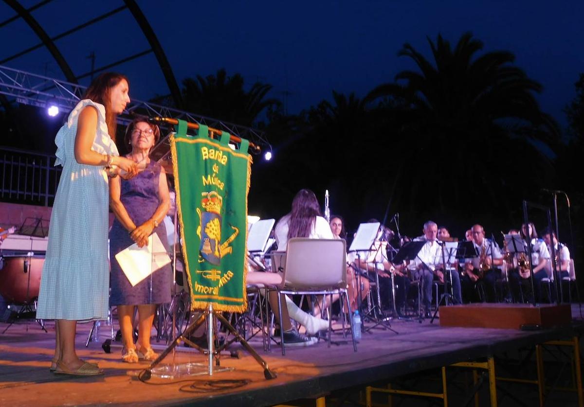 Música, recuerdos y agradecimientos se unieron en el parque municipal