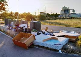 Imagen habitual del PIR de Los Viñazos, junto a la carretera de Rosalejo