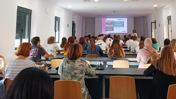 La Fundación Mujeres organiza una Escuela de Verano