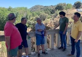 El diputado con los alcaldes de las dos poblaciones