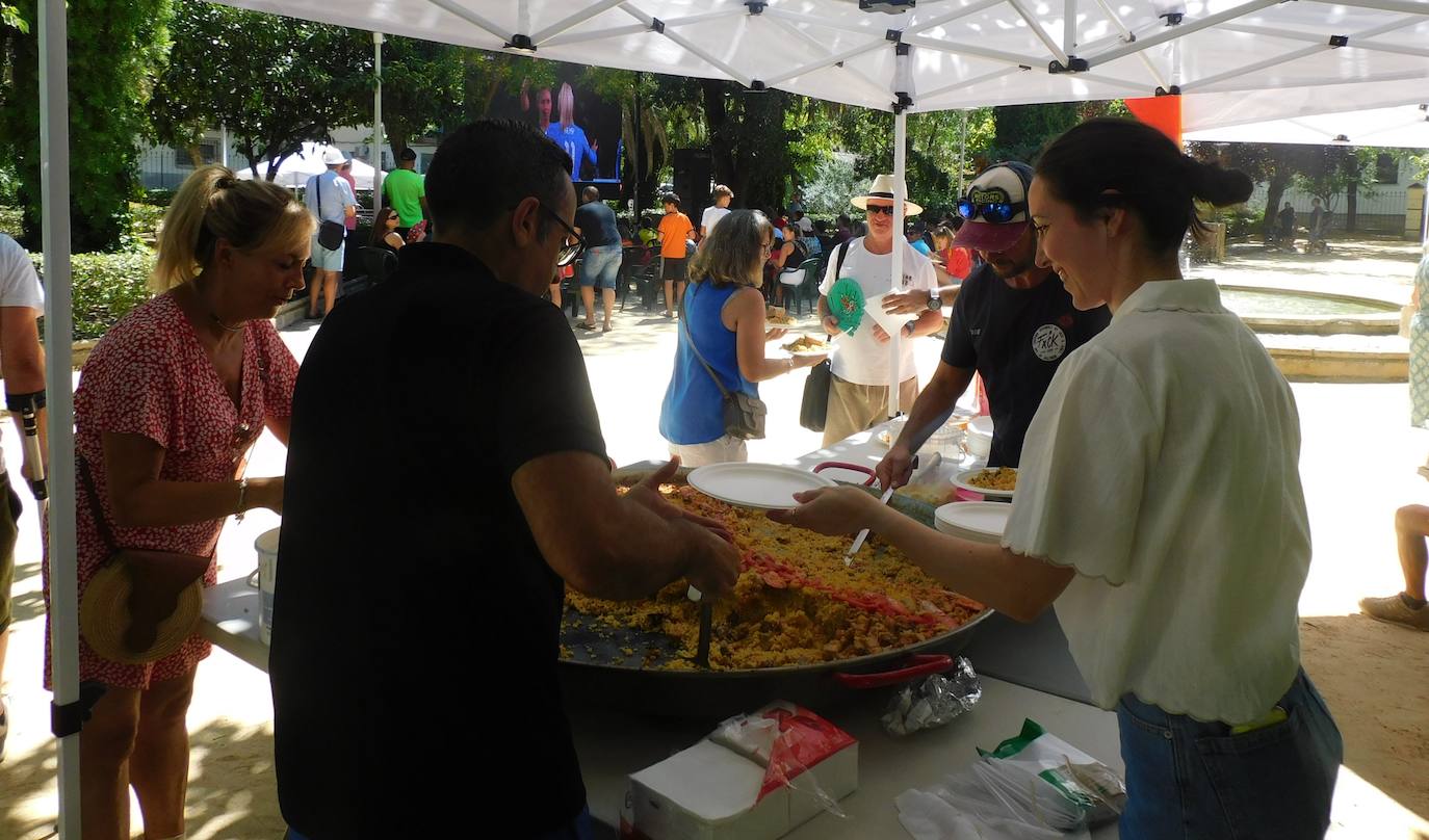 Gran ambiente en el parque para vivir la final del Mundial de fútbol femenino