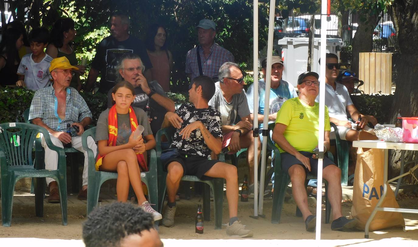 Gran ambiente en el parque para vivir la final del Mundial de fútbol femenino