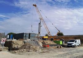 Obras del tren en el entorno del paso a nivel del barrio de La Paz