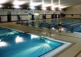 El suministro de pellet, paso previo a la reapertura de la piscina climatizada