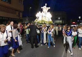 Aperitivo en los soportales de la iglesia para despedir las fiestas de la patrona