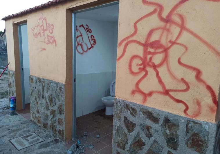 Denuncian actos vandálicos en el parque de Almaraz