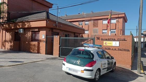 Investigados por hurto, estafa, falsedad documental y suplantación de identidad en la compraventa de un vehículo